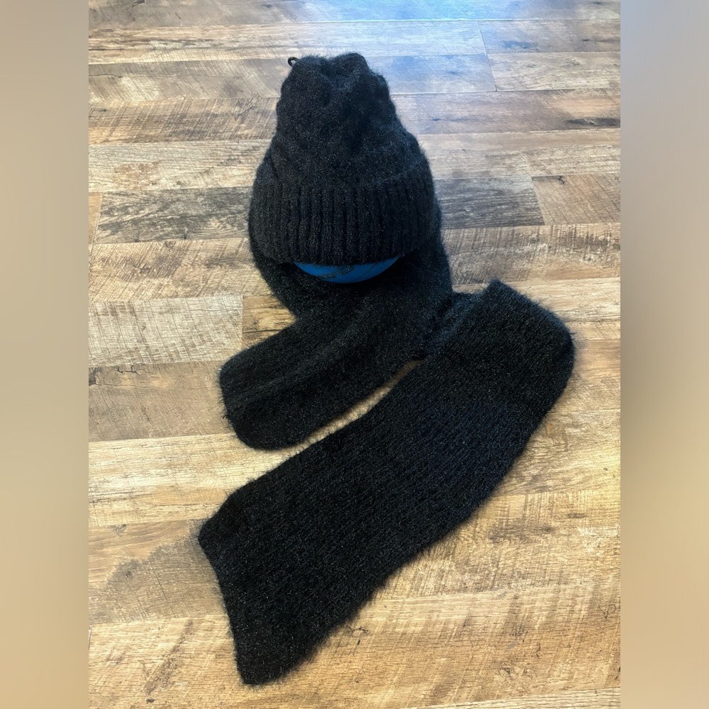 Women’s one Piece Scarf and Beanie Set